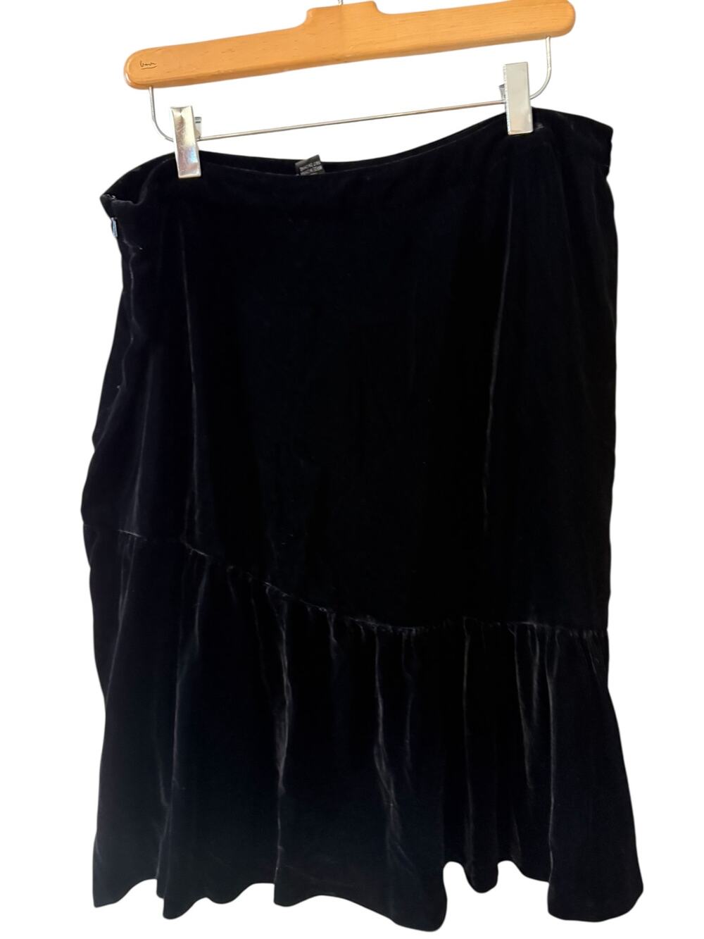 Club Monaco Tiered Velvet Briana Skirt Rayon Silk Black 12
